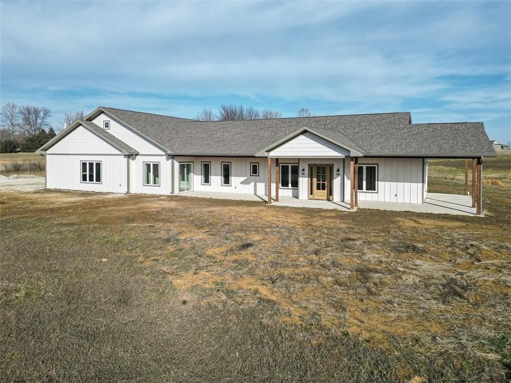 12314 222nd Street, Linwood, KS