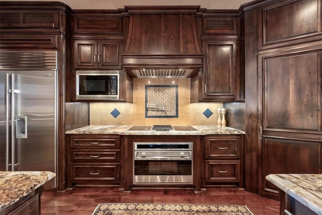 909 Walnut Street — photo 16
