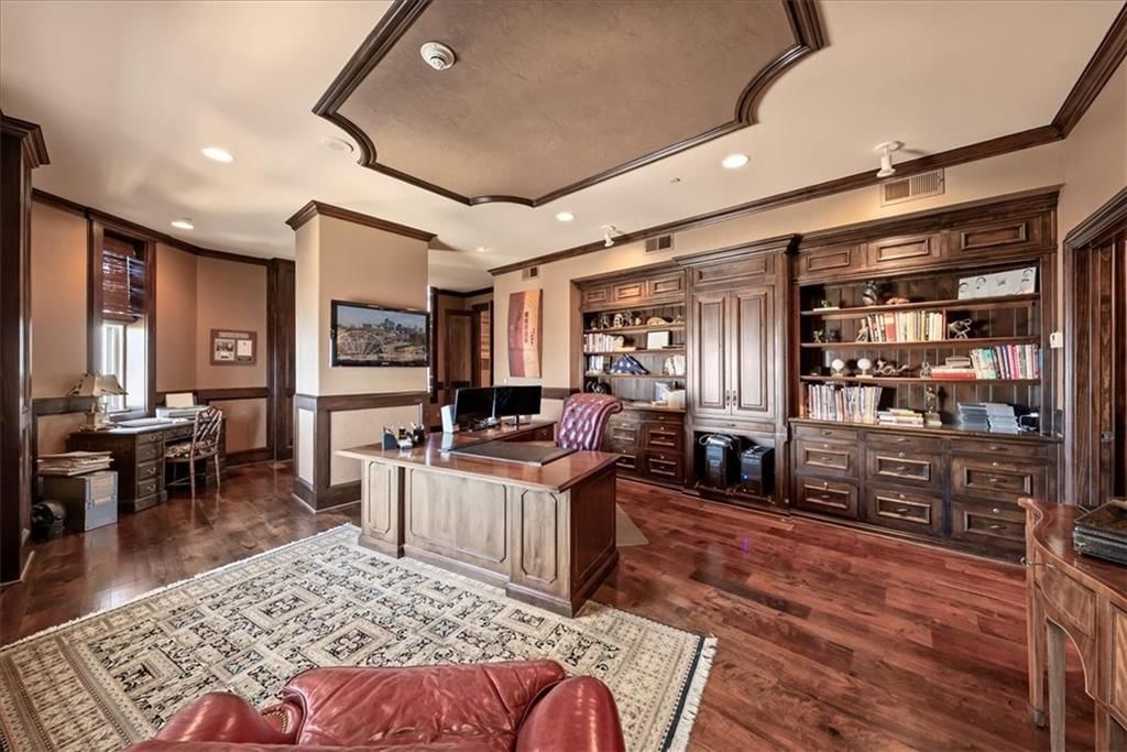 909 Walnut Street — photo 20