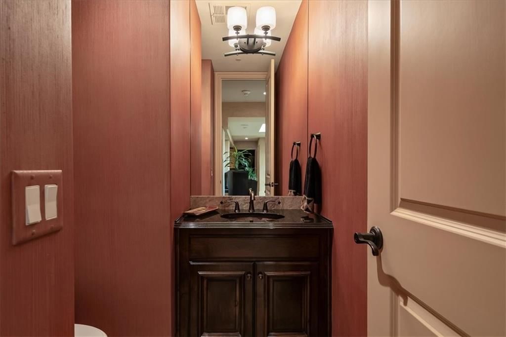 909 Walnut Street — photo 22