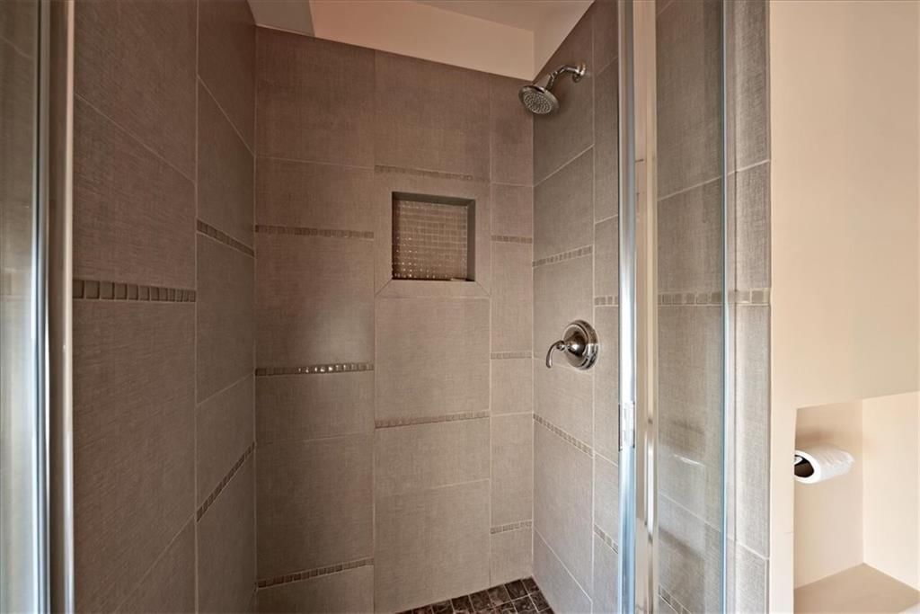 909 Walnut Street — photo 35
