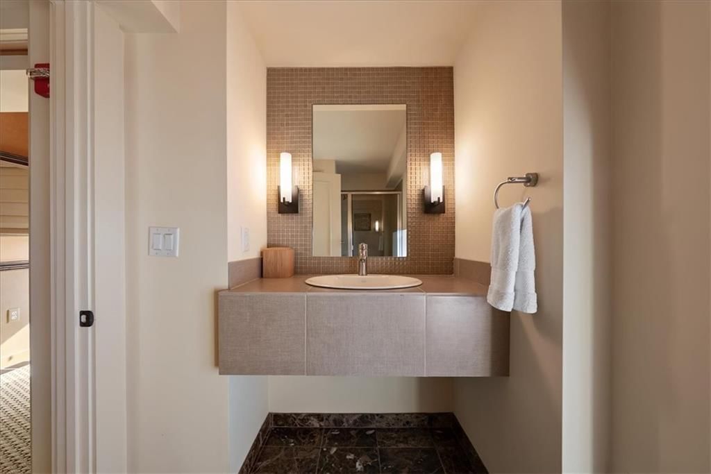 909 Walnut Street — photo 38