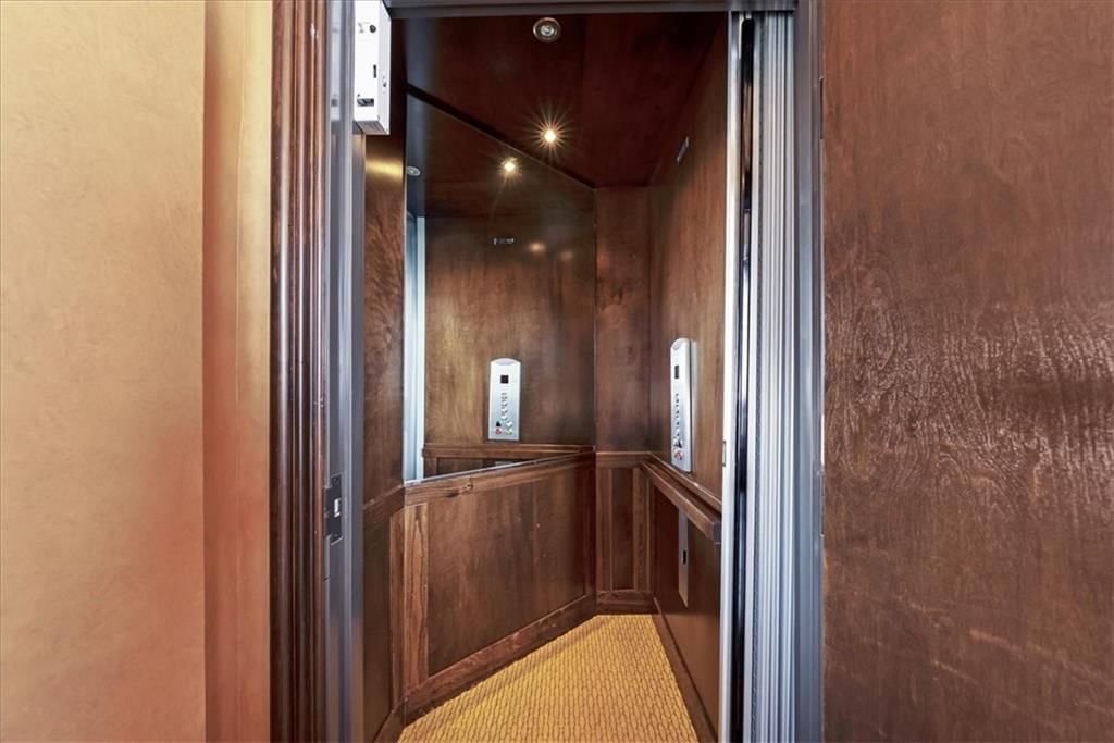 909 Walnut Street — photo 39