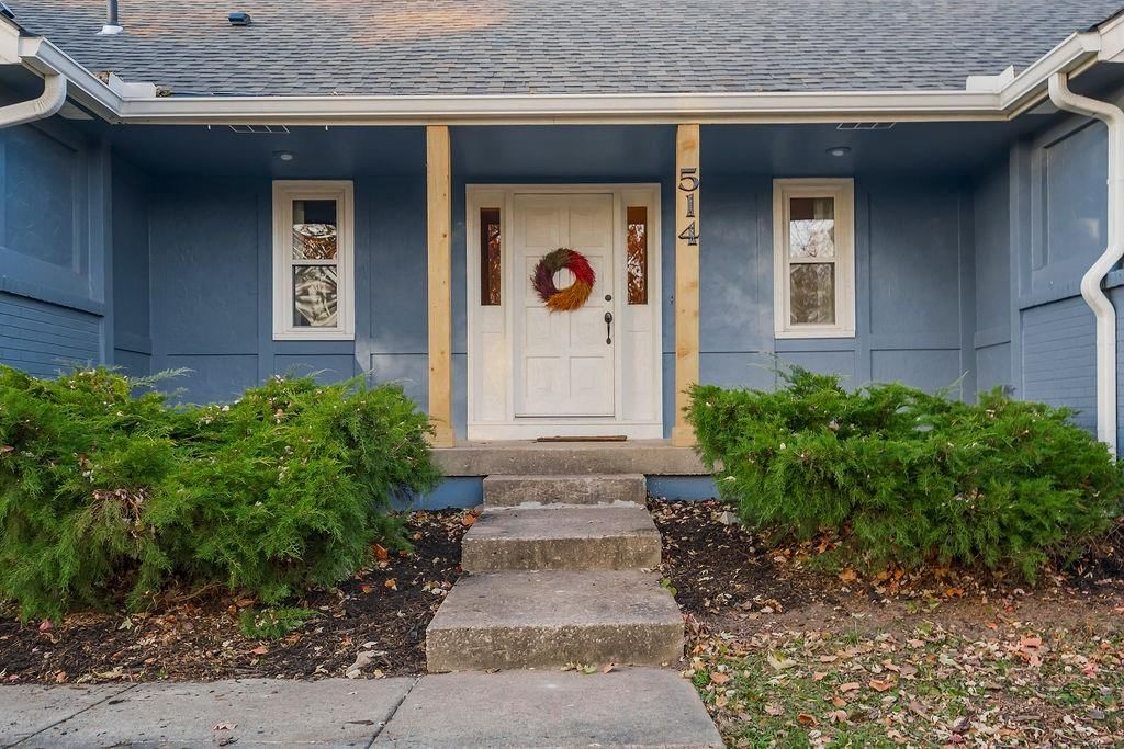 514 SW Raintree Drive — photo 2