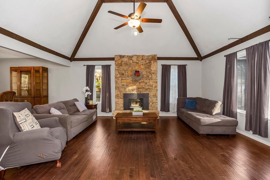 514 SW Raintree Drive — photo 4