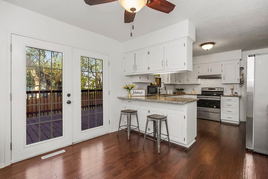 514 SW Raintree Drive — photo 8