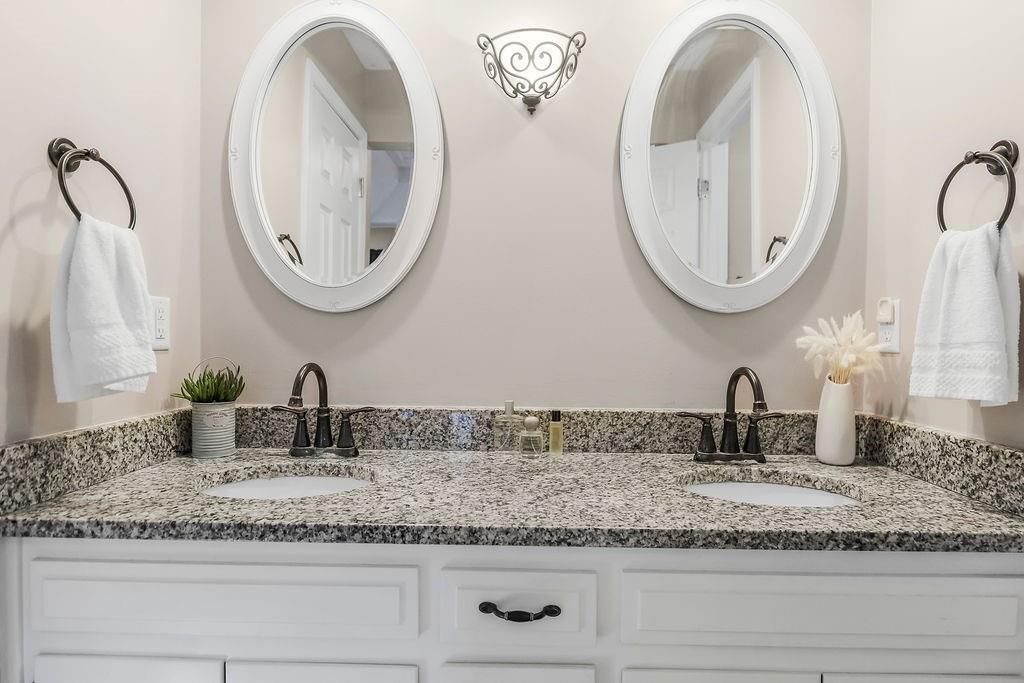514 SW Raintree Drive — photo 18
