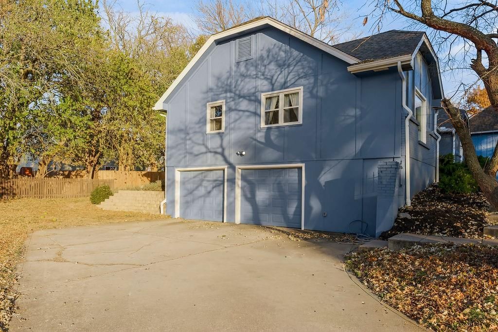 514 SW Raintree Drive — photo 28