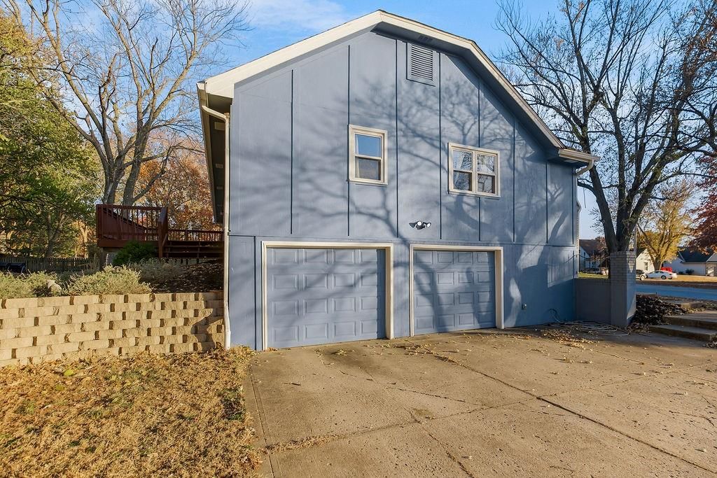 514 SW Raintree Drive — photo 29