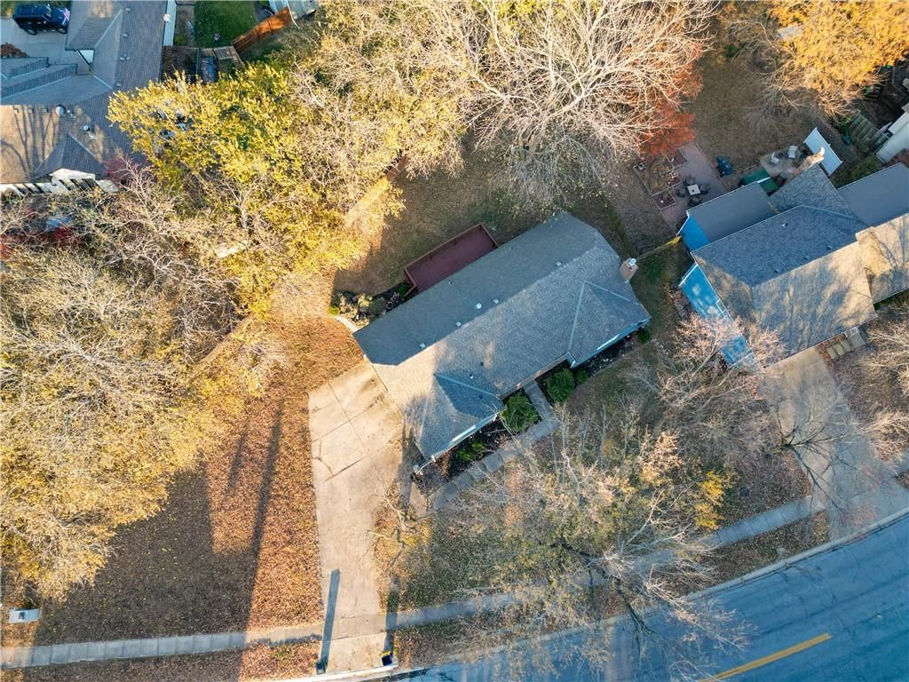 514 SW Raintree Drive — photo 34