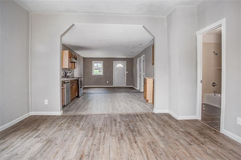 912 E Frederick Street — photo 3