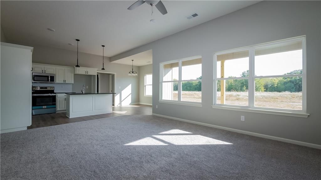 1405 NE White Oaks Lane — photo 3