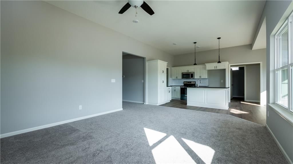 1405 NE White Oaks Lane — photo 4