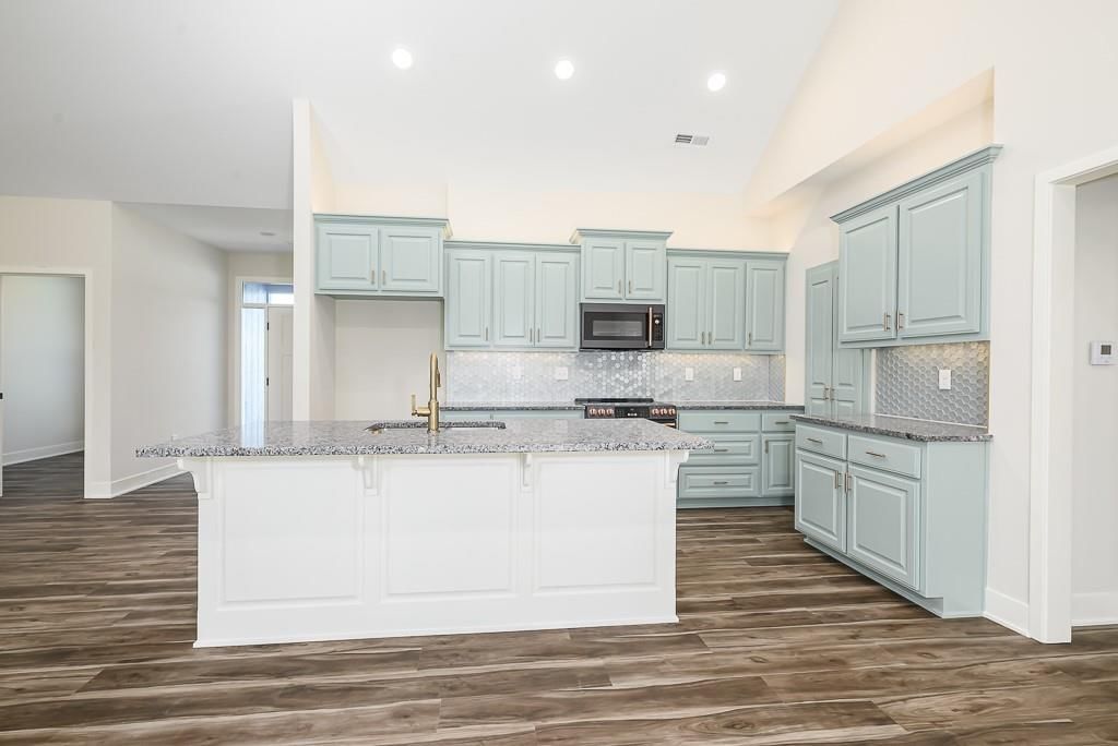 2715 Stoncreek Avenue — photo 7