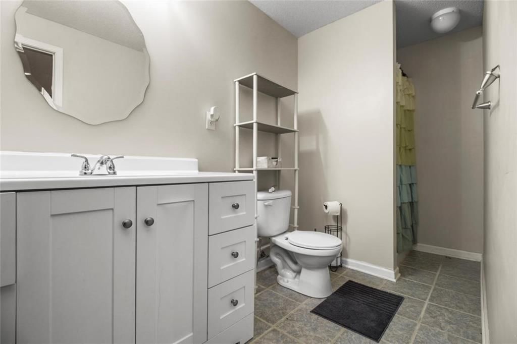 904 Paw Paw Lane — photo 23