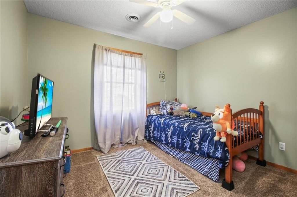 904 Paw Paw Lane — photo 25