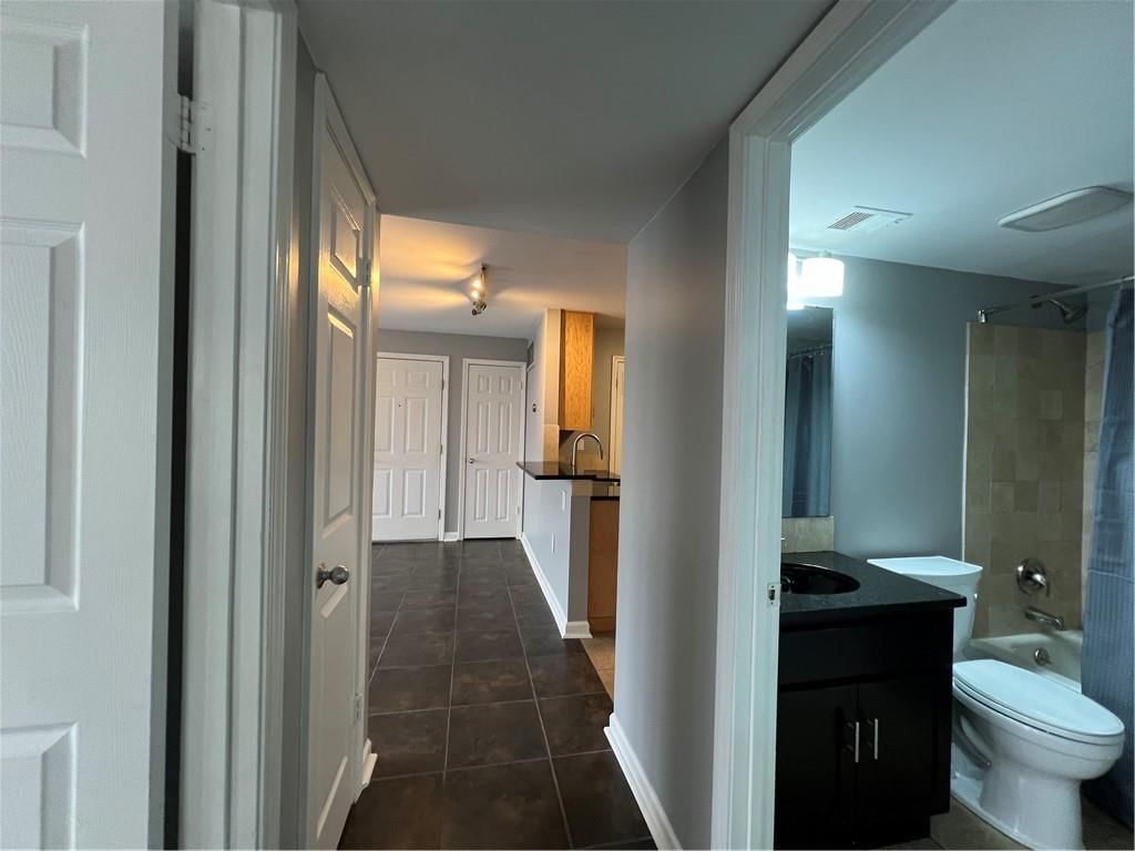 445 W 9th Street — photo 11