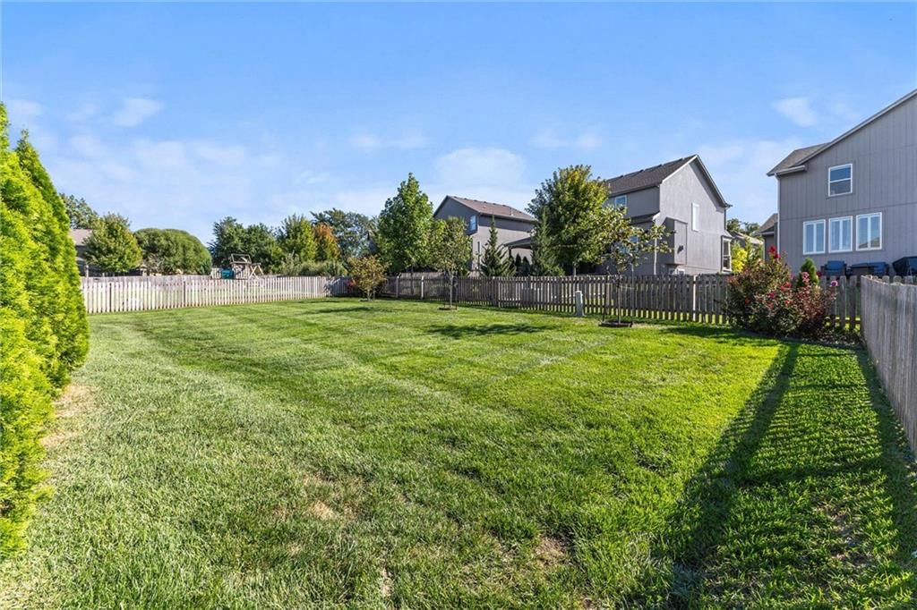 1073 N Sumac Street — photo 30