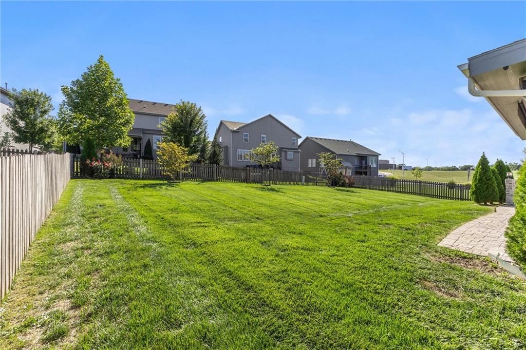 1073 N Sumac Street — photo 31
