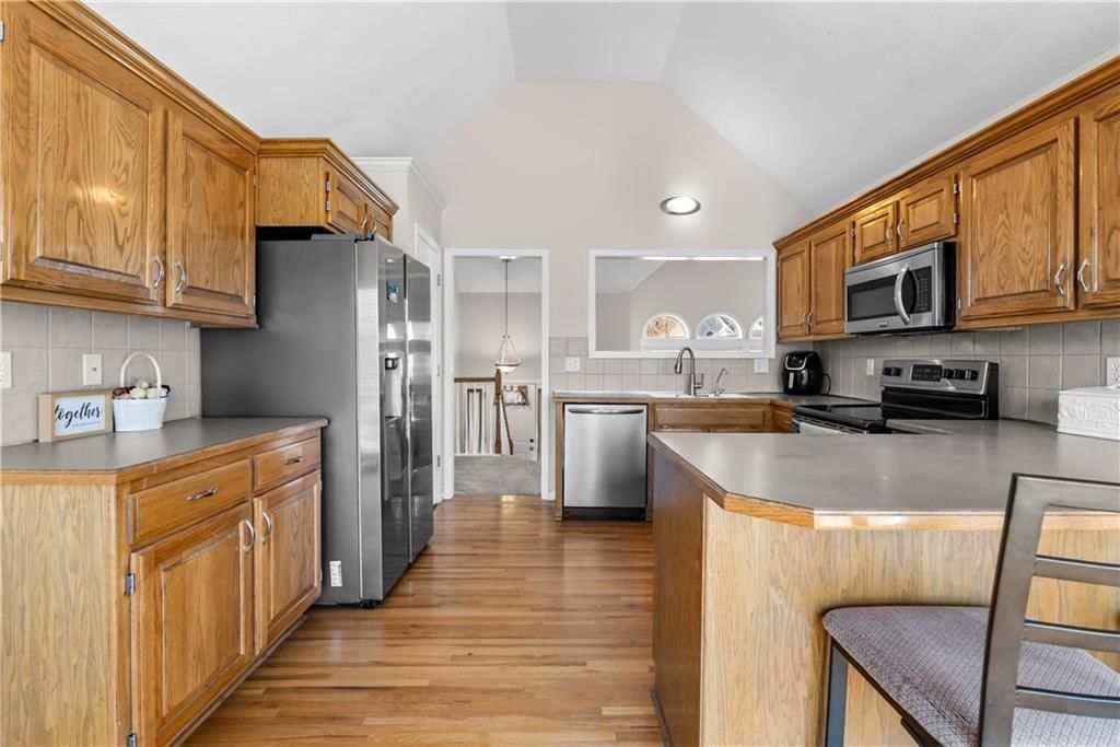 2349 SW Feather Ridge Road — photo 3