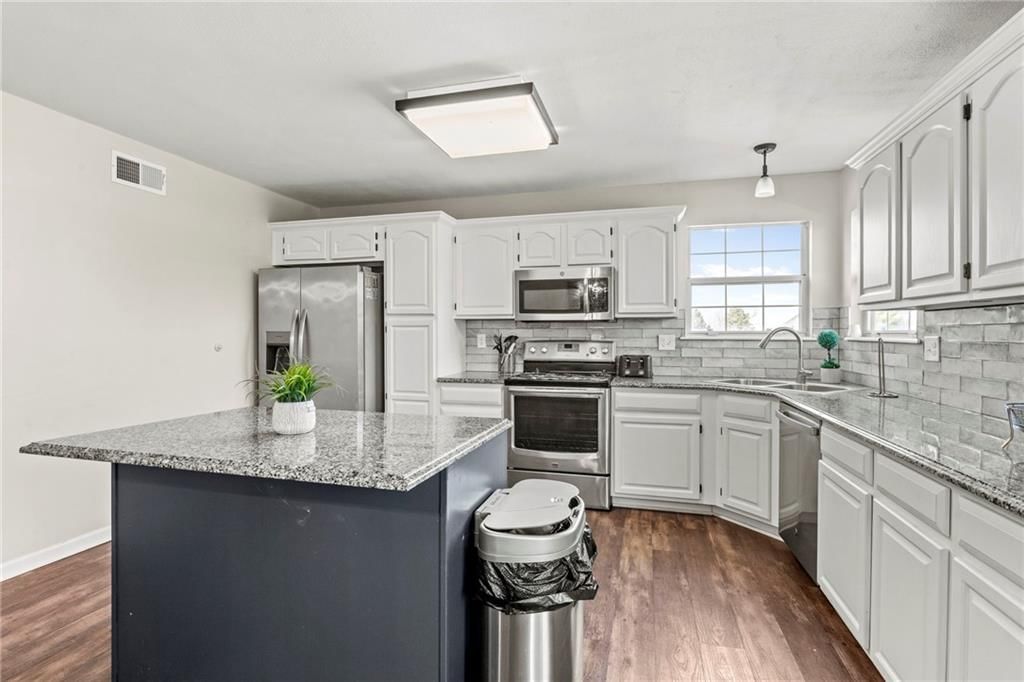 1034 N Parker Terrace — photo 9