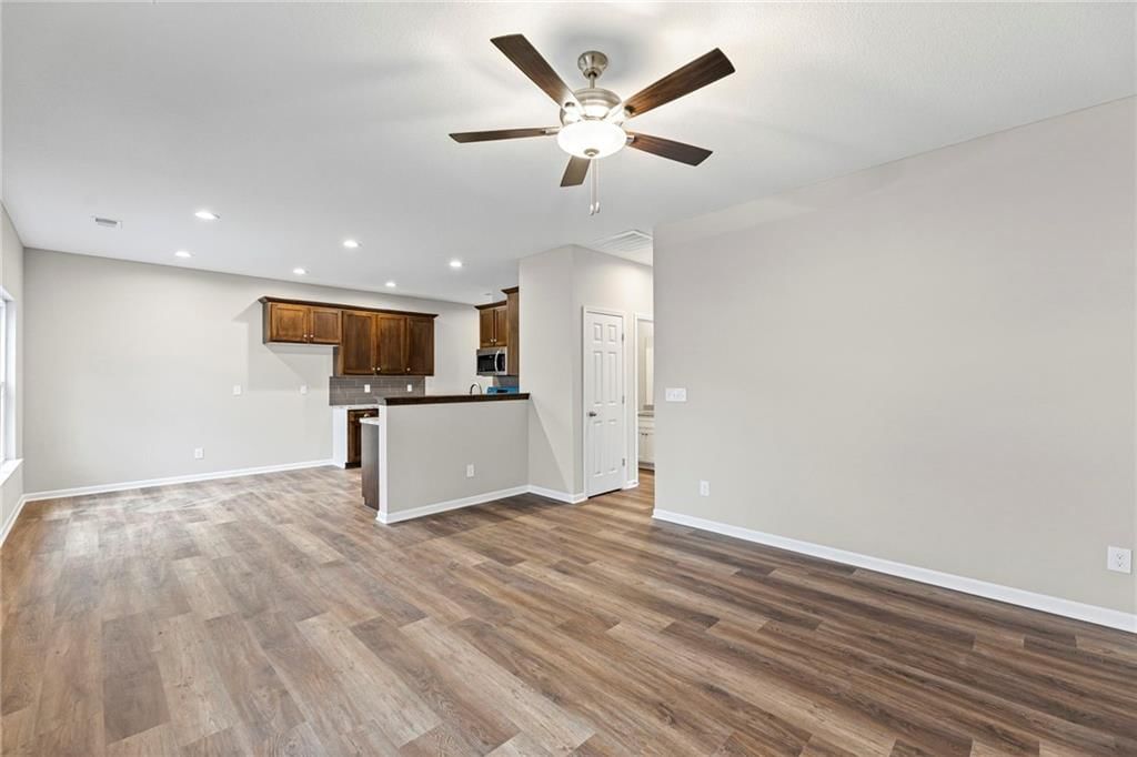 832 E Hamblin Street — photo 6