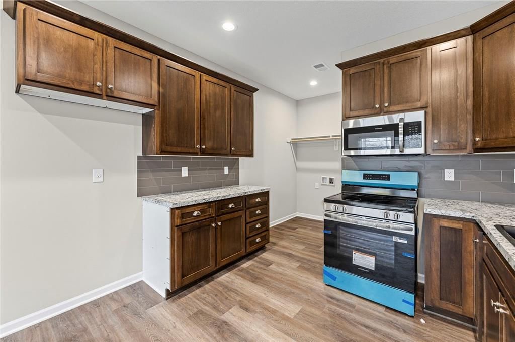 832 E Hamblin Street — photo 7