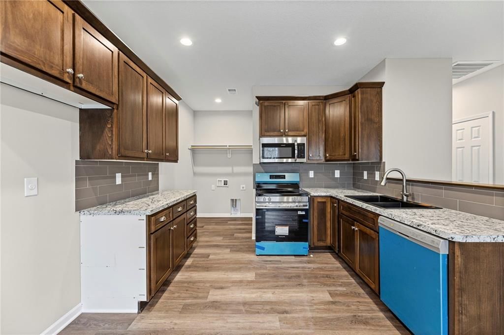 832 E Hamblin Street — photo 8