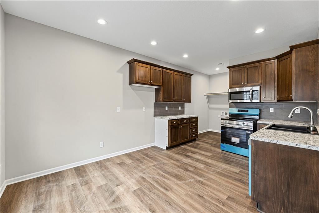 832 E Hamblin Street — photo 11