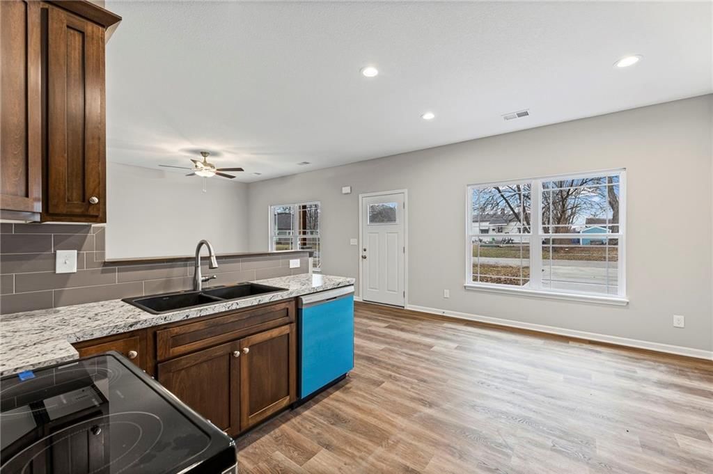 832 E Hamblin Street — photo 14