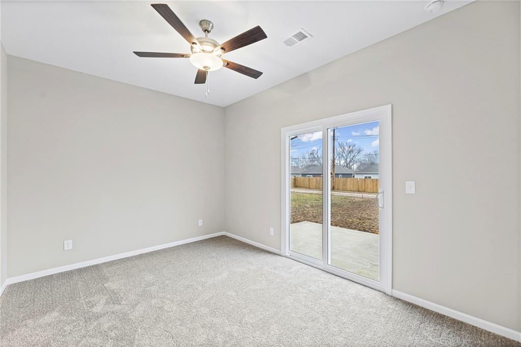 832 E Hamblin Street — photo 16