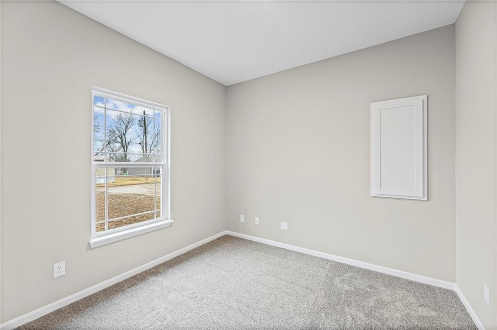 832 E Hamblin Street — photo 25