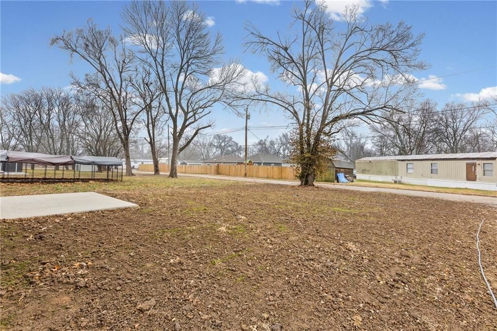 832 E Hamblin Street — photo 28