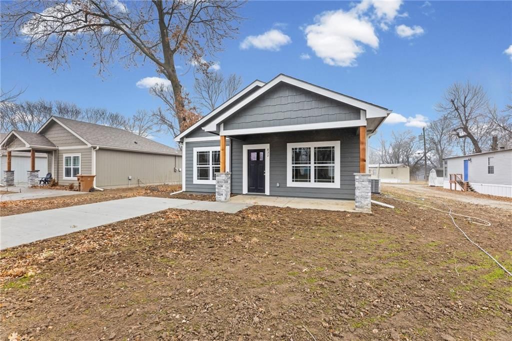 832 E Hamblin Street — photo 32