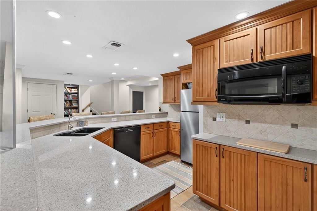 14701 Farley Street — photo 23