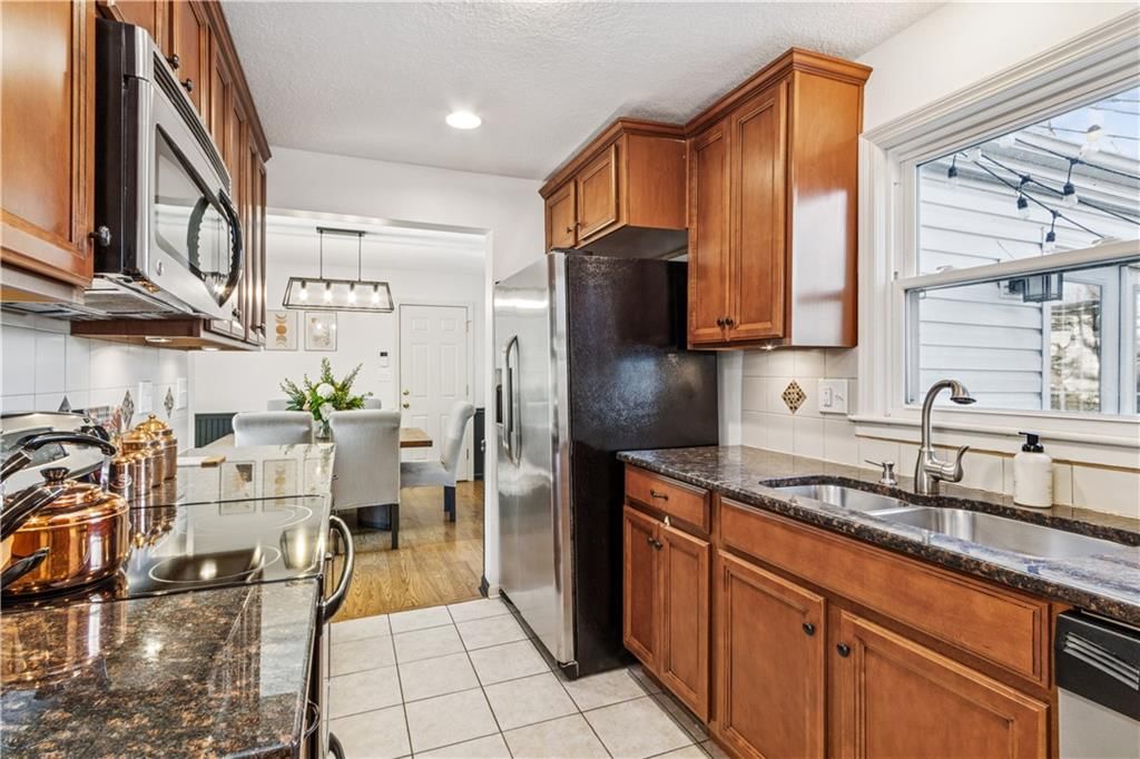 2910 W 73rd Terrace — photo 9