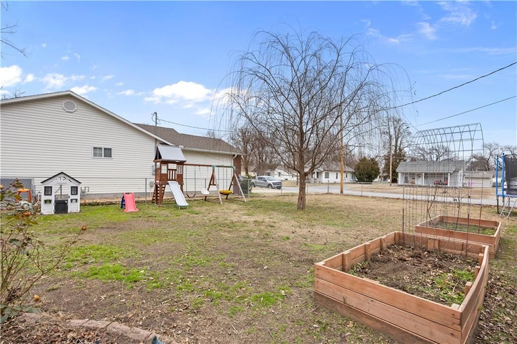 210 Jefferson Street — photo 24