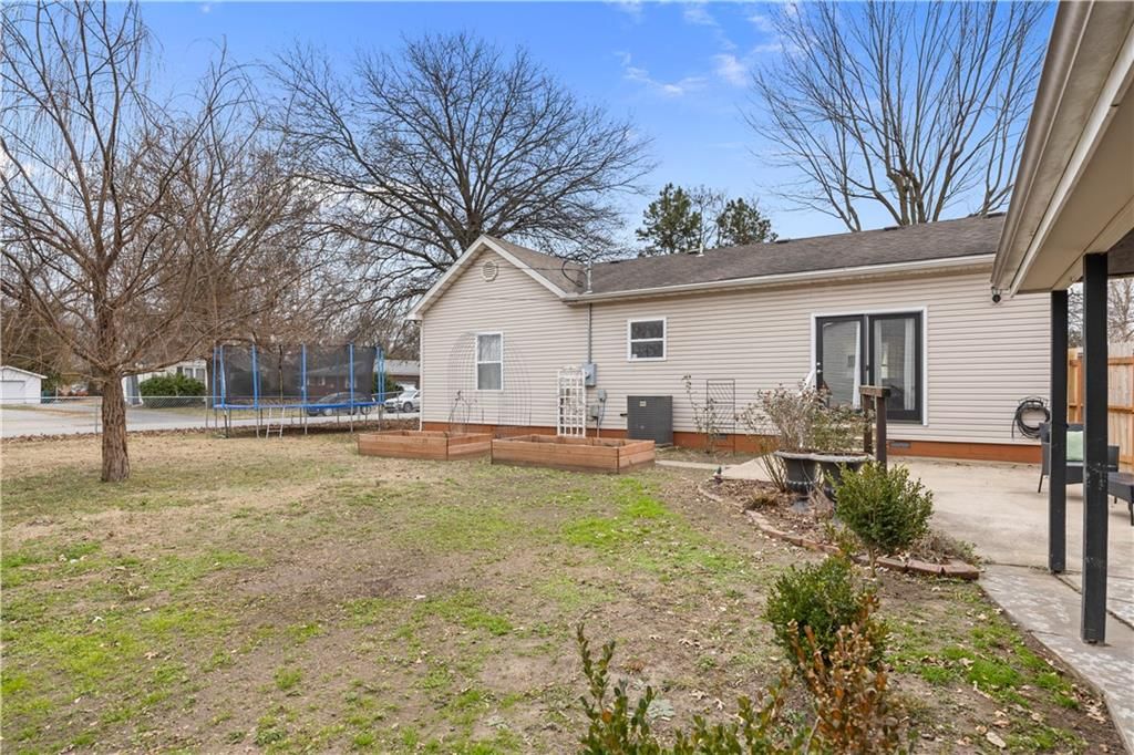 210 Jefferson Street — photo 25