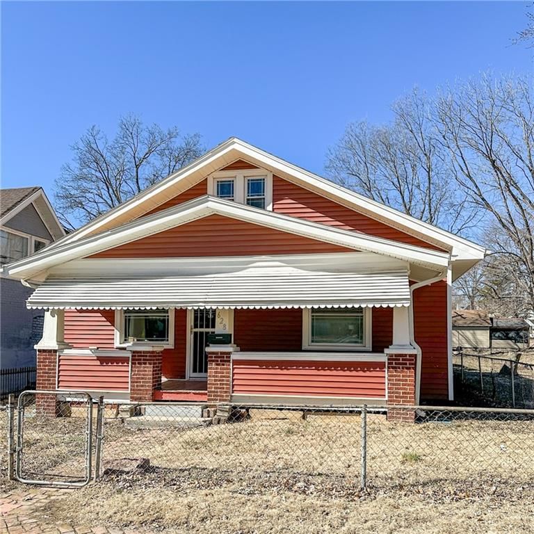 628 S 19th Street — photo 1