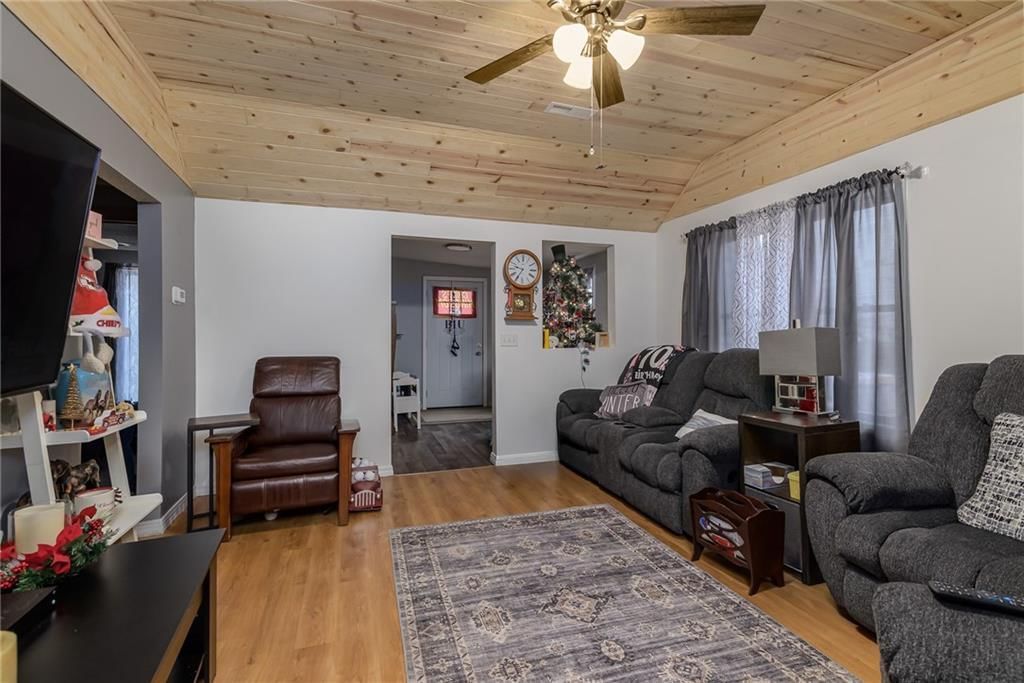 6330 Richland Avenue — photo 8