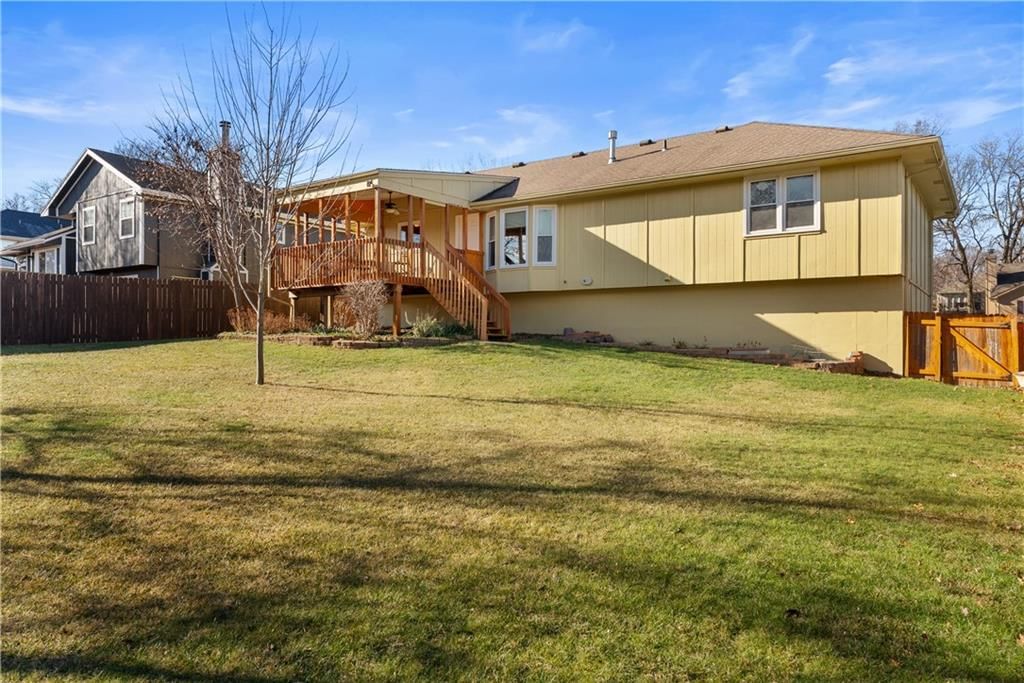 1629 NE Whitestone Drive — photo 30