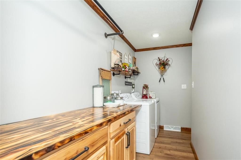 124 Locust Street — photo 25