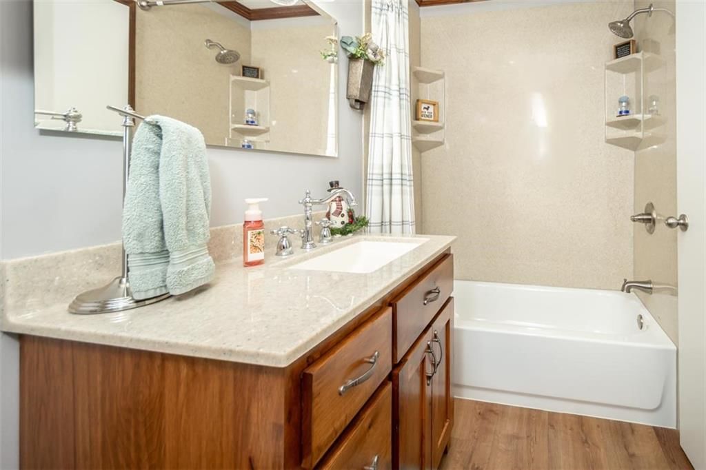 124 Locust Street — photo 28