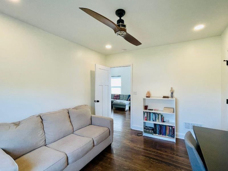 1241 Douglas Avenue — photo 5