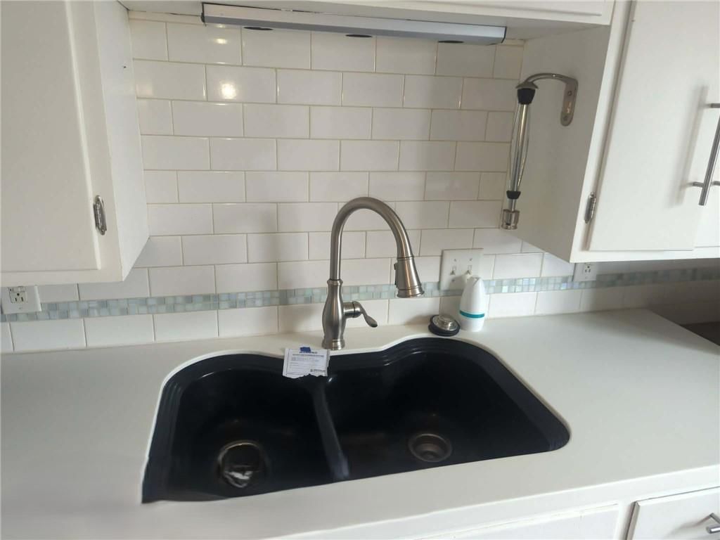 407 W 29th Street — photo 6