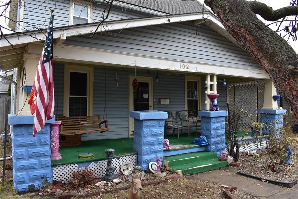 102 Brown Avenue — photo 2