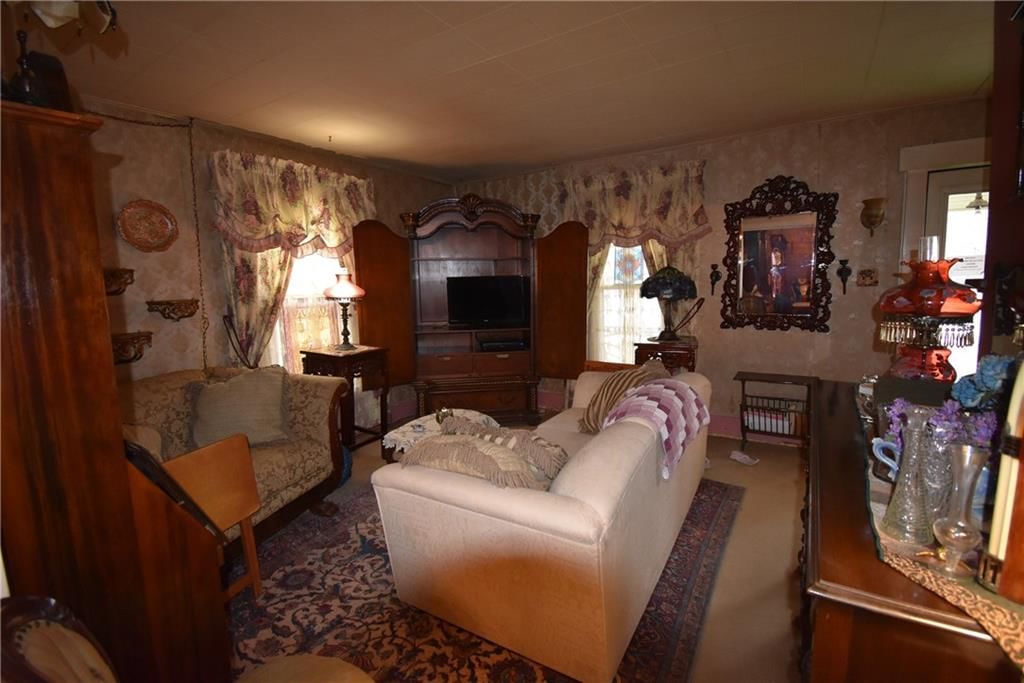 102 Brown Avenue — photo 4