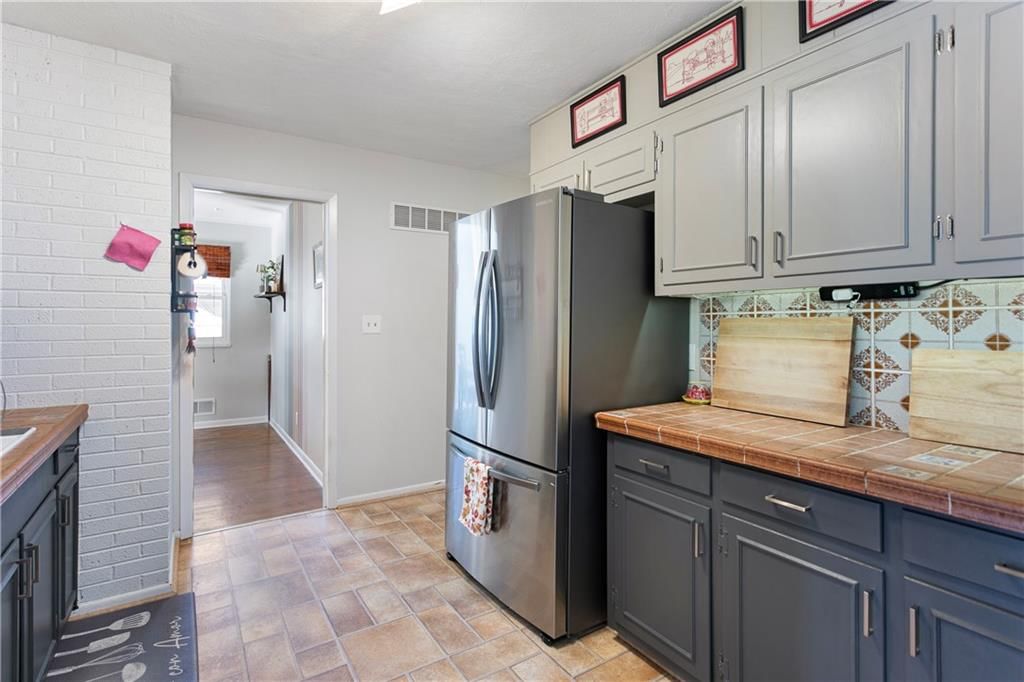 512 E 91st Street — photo 12