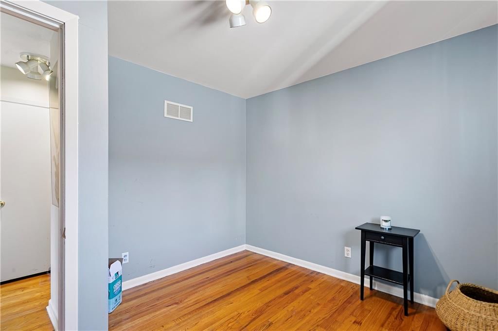 512 E 91st Street — photo 23