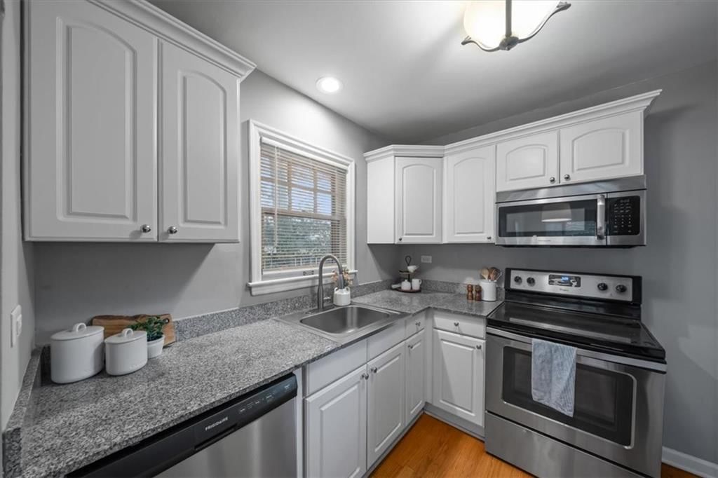 1908 W 47th Terrace — photo 8